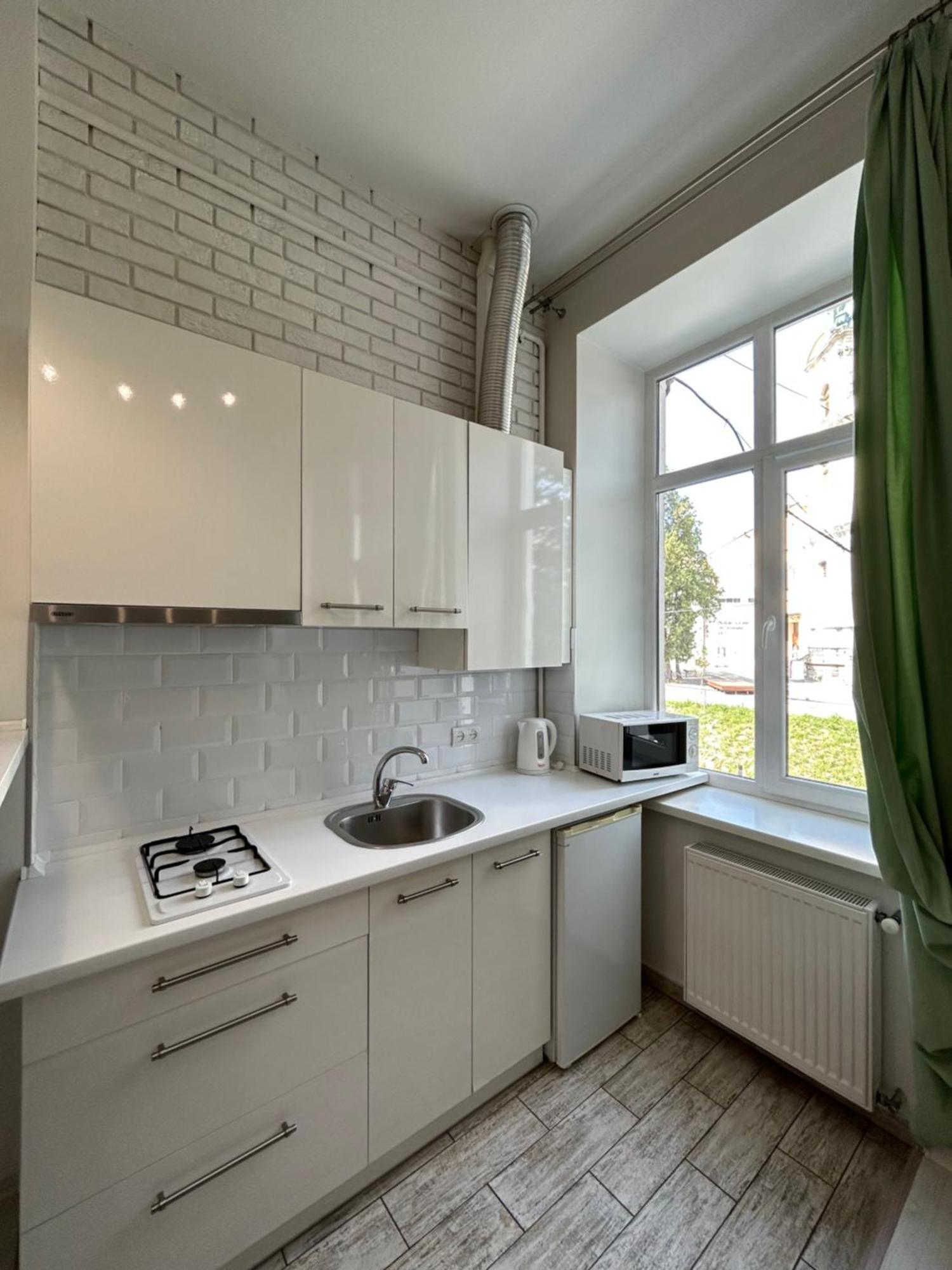 Modern Apartment In Old City Center Lviv Bagian luar foto
