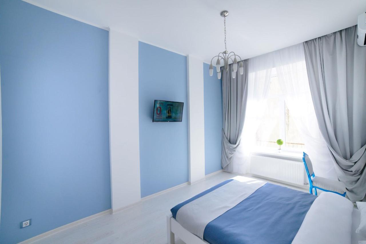 Modern Apartment In Old City Center Lviv Bagian luar foto