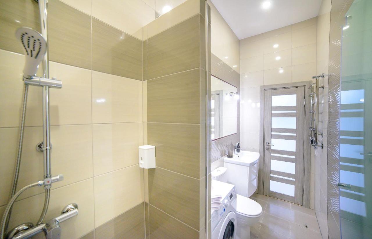 Modern Apartment In Old City Center Lviv Bagian luar foto