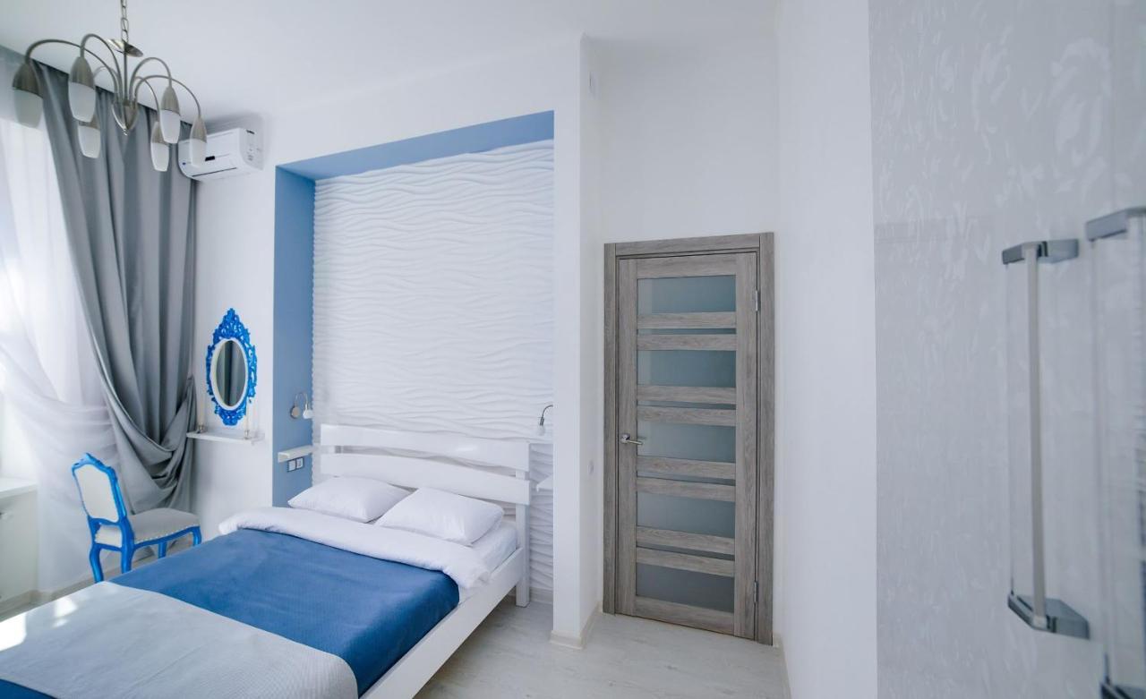 Modern Apartment In Old City Center Lviv Bagian luar foto