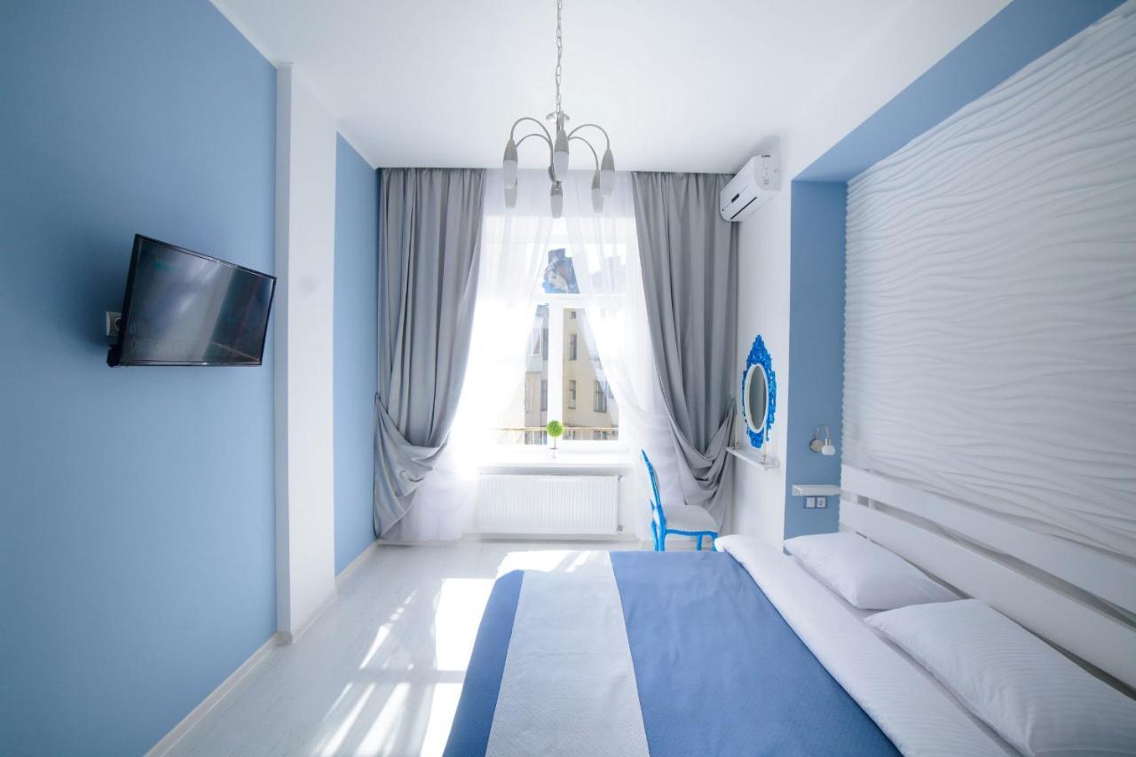 Modern Apartment In Old City Center Lviv Bagian luar foto